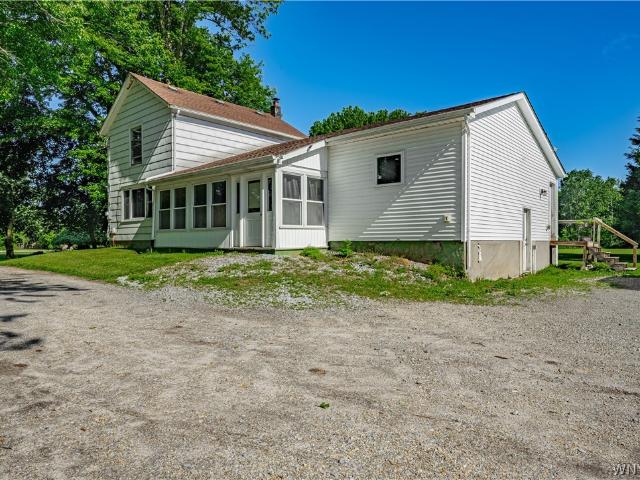 House for sale in Niagara, New York