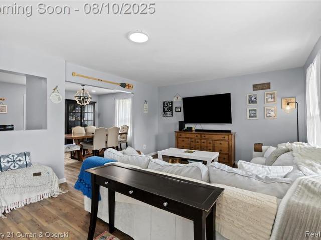 House for sale in Almont House for sale in Almont