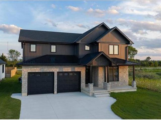 House for sale in Plympton–wyoming, Ontario