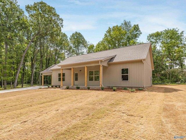 House for sale in Rogersville, Alabama