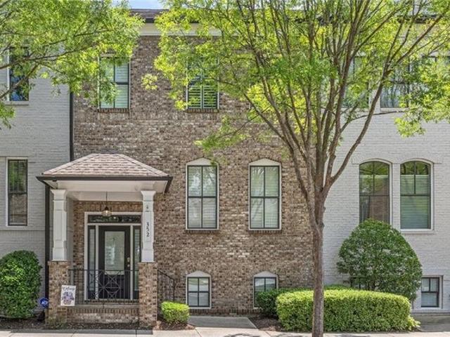 Townhouse for sale in Suwanee, Georgia