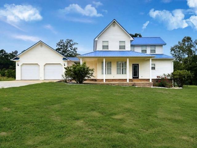 House for sale in Melbourne, Izard County