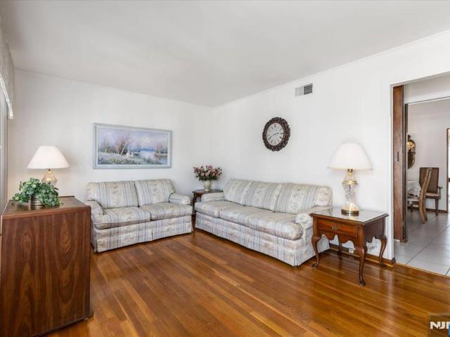 House for sale in Lyndhurst, New Jersey