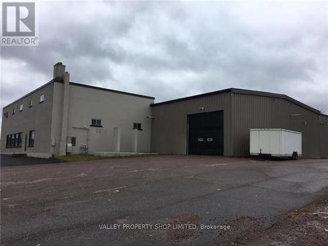 Commercial for rent in Renfrew, Ontario