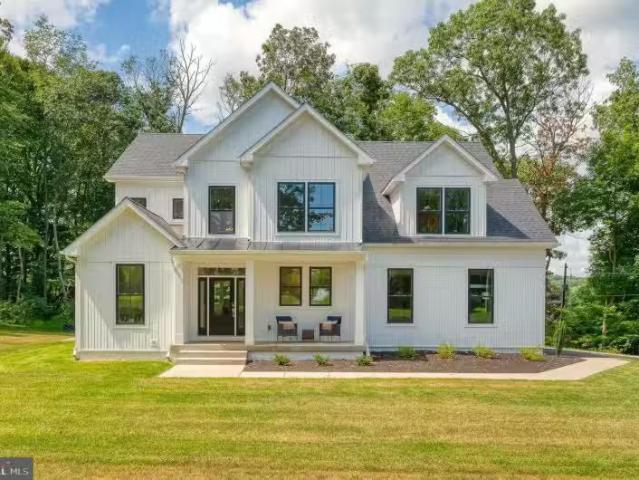 House for sale in Bel Air