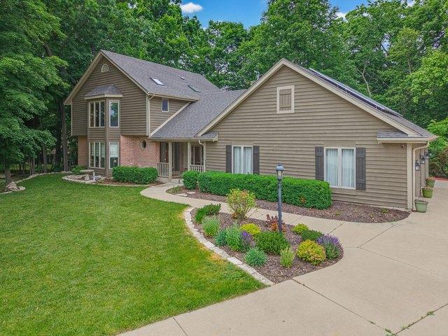 House for sale in Greenfield Park, Wisconsin