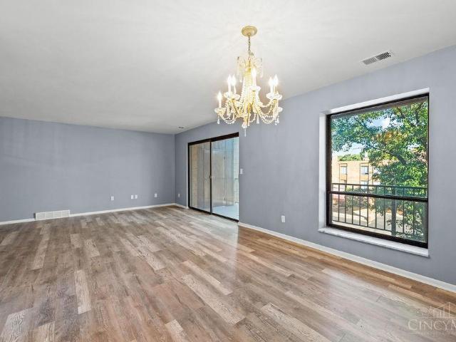 Condo for sale in Kennedy Heights, Cincinnati