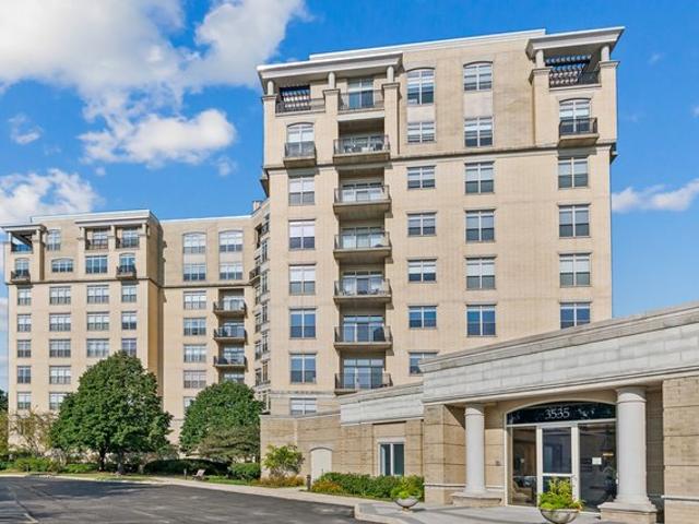 Condo for sale in Highland Park, Illinois