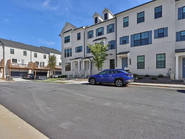 Townhouse for sale in Duluth, Georgia