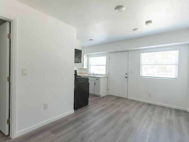 Apartment for rent in Canoga Park, California