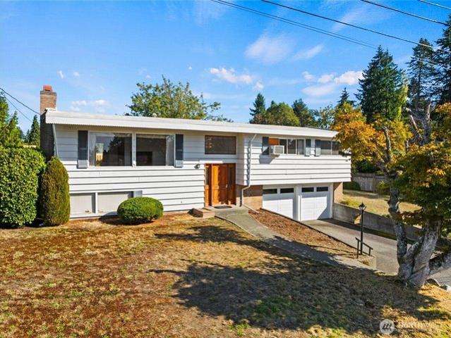 House for sale in Prestige Apartments, University Place