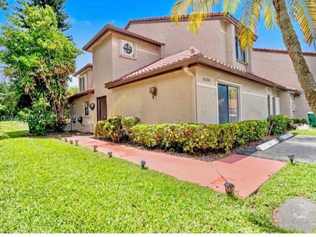 Townhouse for sale in Lauderhill, Broward County