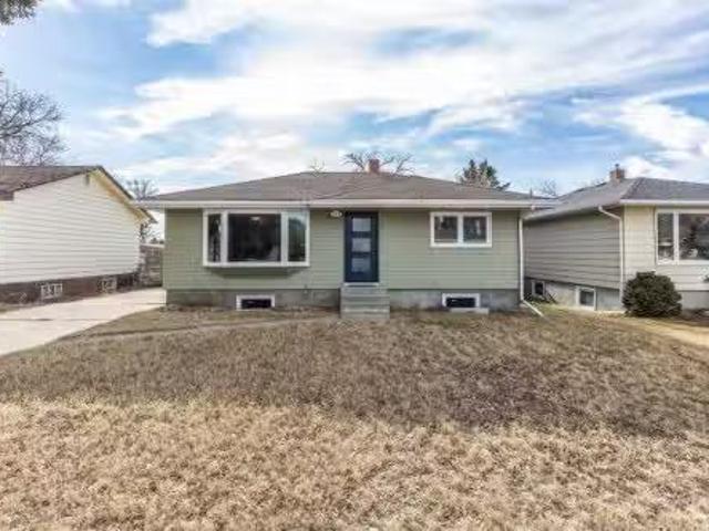 House for sale in Medicine Hat, Alberta