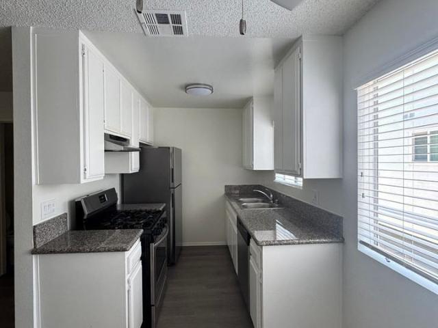 Apartment for rent in Studio City Neighborhood Council District, Canoga Park