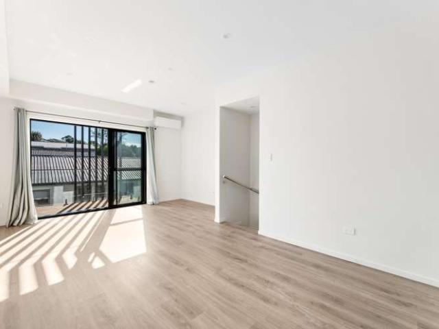 Townhouse for sale in Mount Wellington