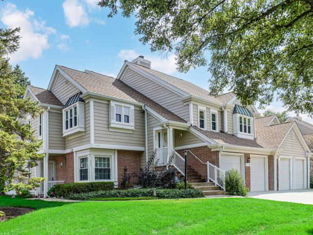 Townhouse for sale in Buffalo Grove, Illinois