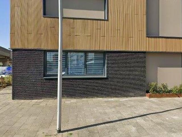 Bedrijfspand te huur in De Elementen, Spijkenisse