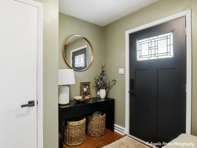 House for sale in Mchenry, Illinois