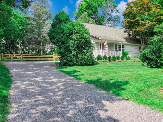 House for sale in Brookhaven, Town of Brookhaven
