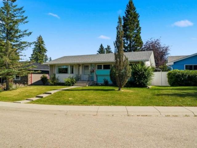 House for sale in Brentwood, Calgary