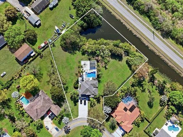 House for sale in Davie, Florida