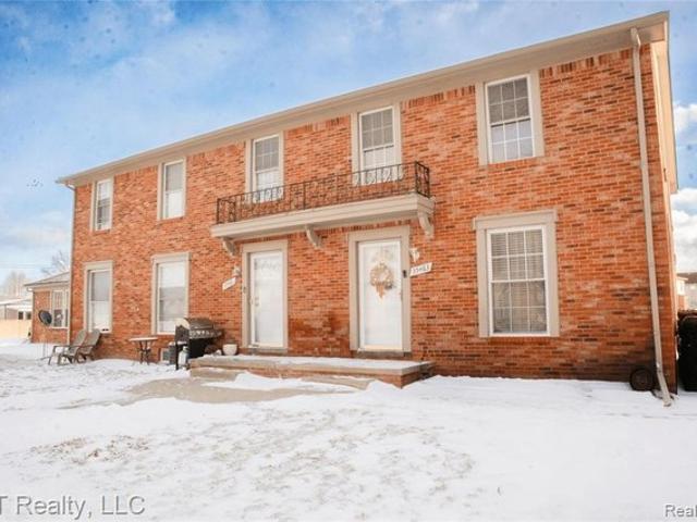 Townhouse for sale in Sterling Heights, Macomb County