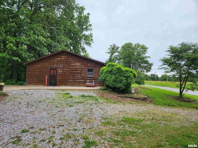 House for sale in Waltonville, Illinois