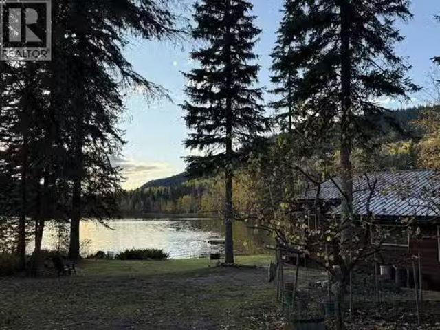 House for sale in Eagle Creek, British Columbia