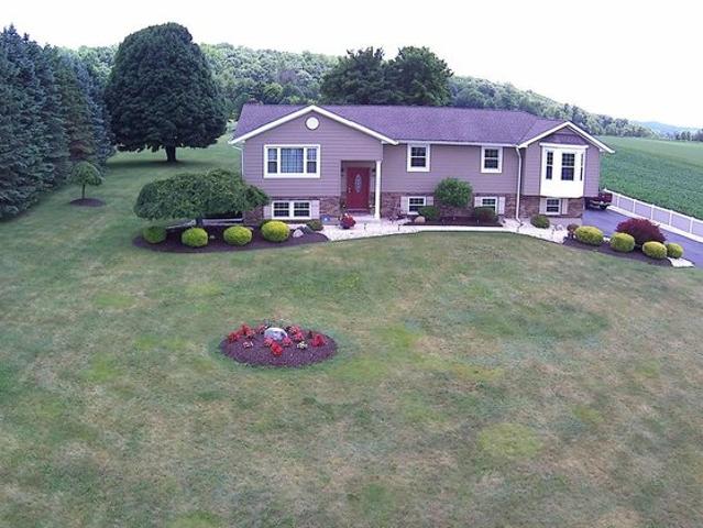 House for sale in Danielsville, Pennsylvania