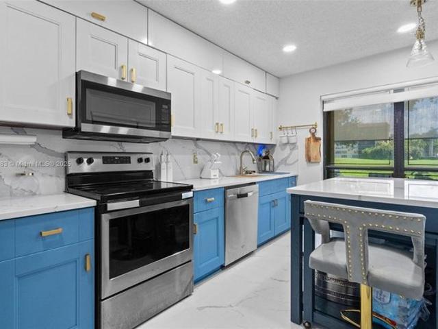 Townhouse for sale in Lauderhill, Florida