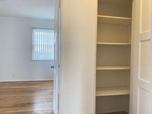 Apartment for rent in Canoga Park, California