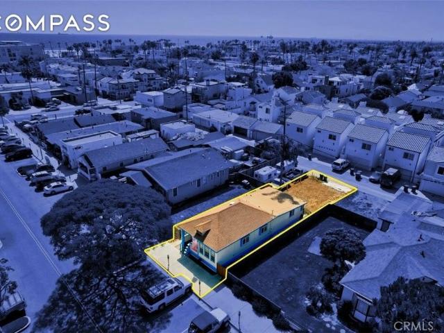 Townhouse for sale in Huntington Beach