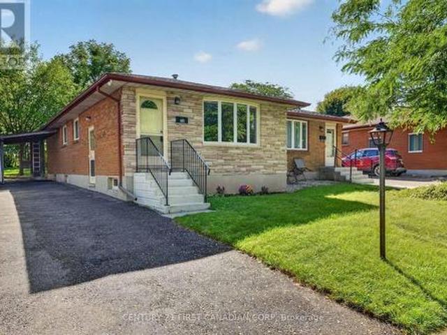 House for sale in Southcrest Estates, London