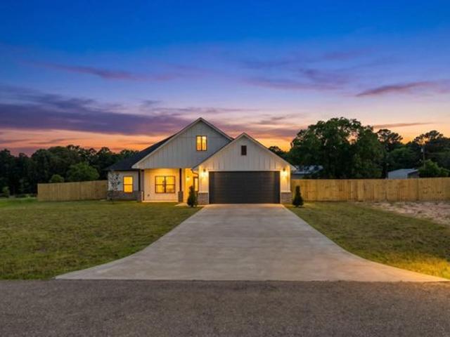 House for sale in Tatum, Texas