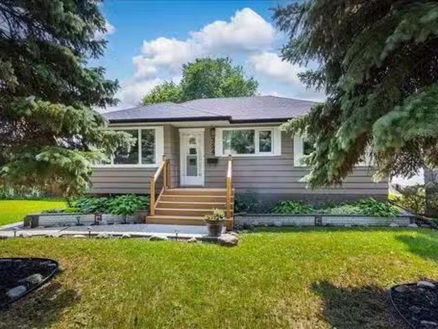 House for sale in East St. Paul, Manitoba