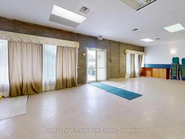 Commercial for rent in Lindsay, Kawartha Lakes
