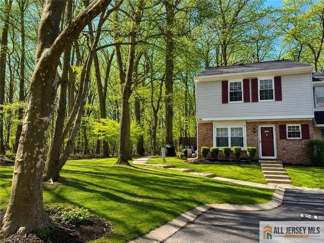 Townhouse for sale in East Brunswick, New Jersey