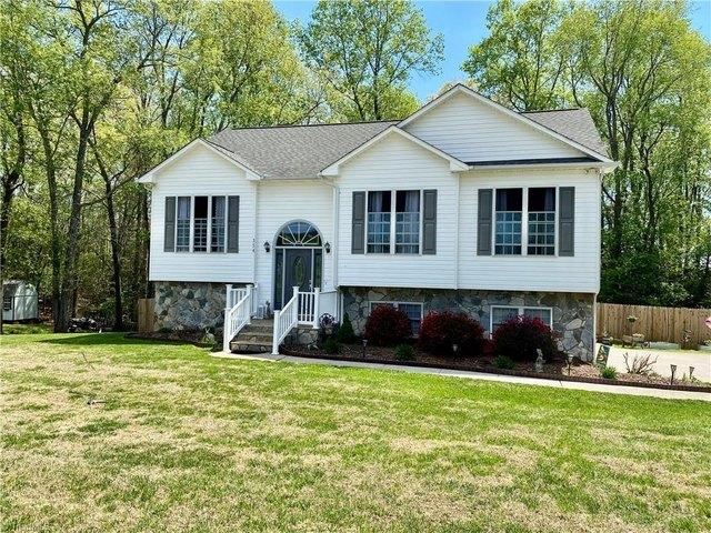 House for sale in Purlear, North Carolina
