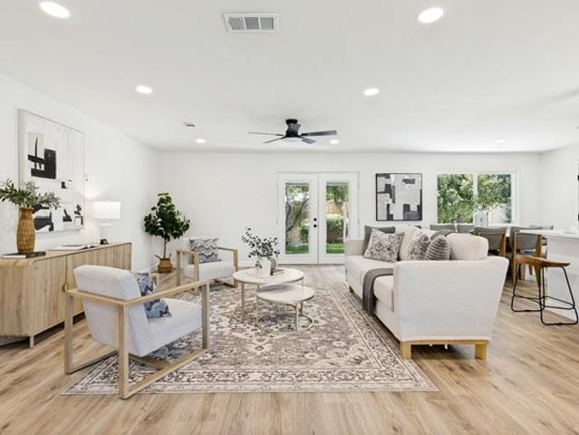 House for sale in Farmers Branch, Texas