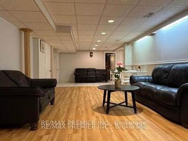 House for rent in Applewood, Mississauga