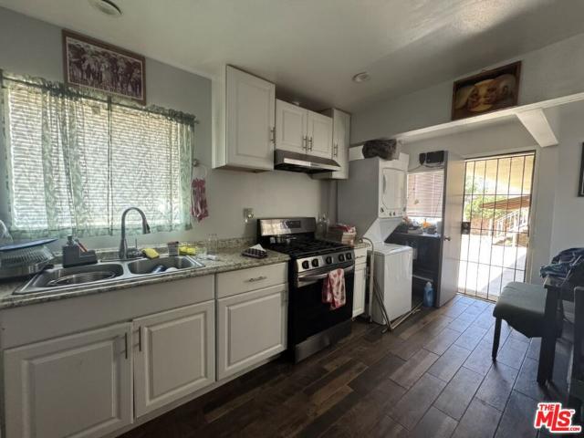House for sale in Long Beach, California
