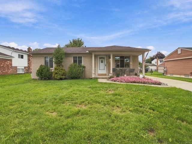 House for sale in Sterling Heights, Macomb County