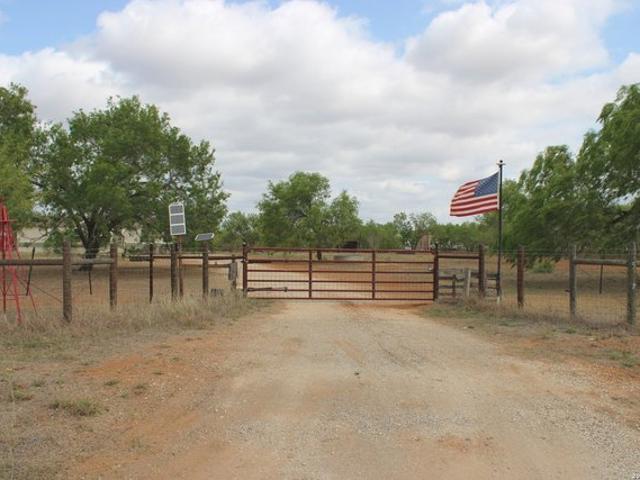 House for sale in Jourdanton, Texas