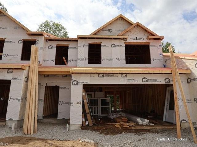 Townhouse for sale in Summit, Ohio