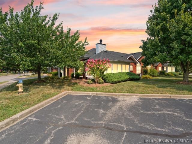 Condo for sale in Jeffersonville, Indiana