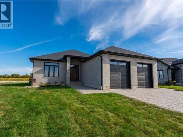 Property for sale in Plympton–wyoming, Ontario