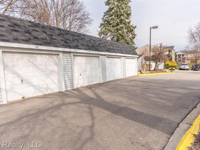 Condo for sale in Waterford, Michigan
