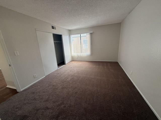 Apartment for rent in Canoga Park, California