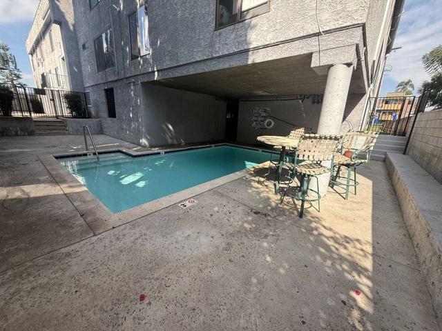 Apartment for rent in Canoga Park, California