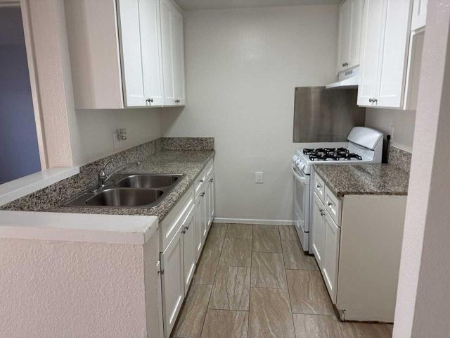 Apartment for rent in Canoga Park, California